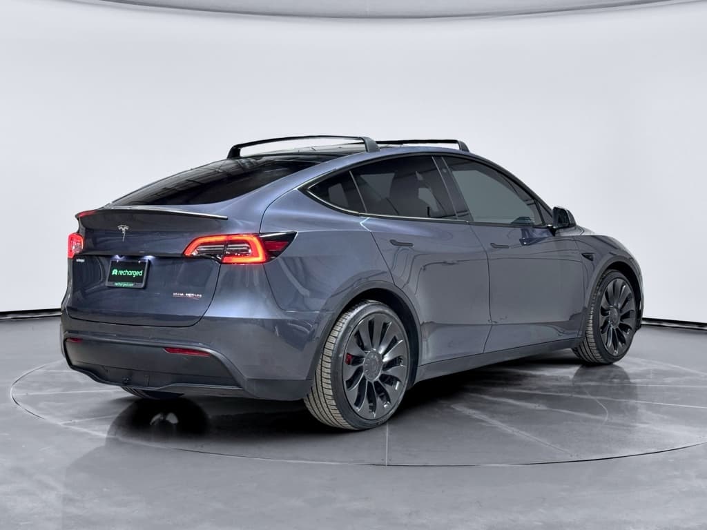 2022 Tesla Model Y view 4