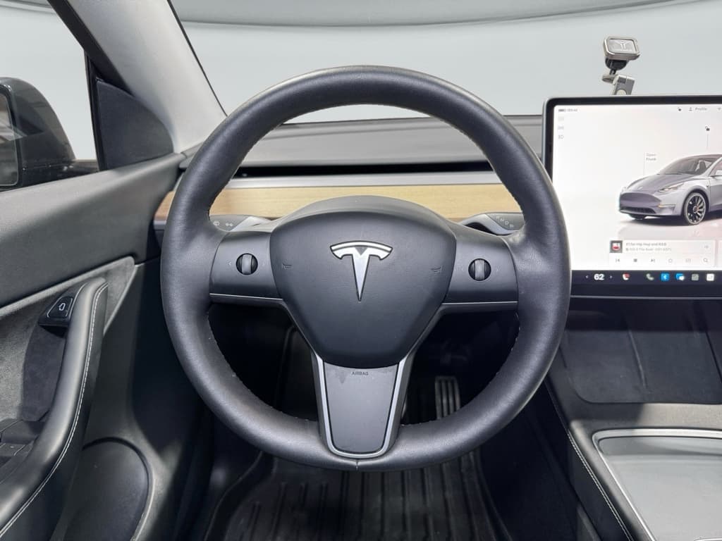 2022 Tesla Model Y view 8