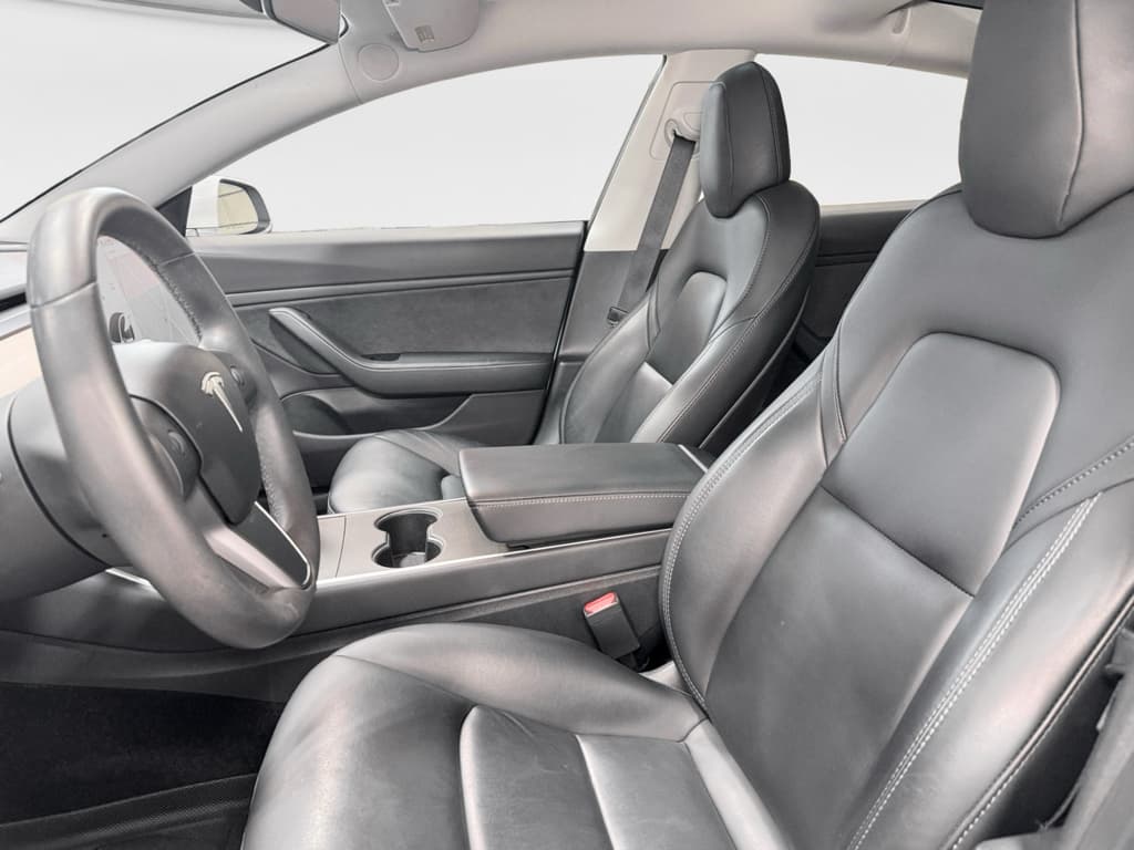 2019 Tesla Model 3 view 17