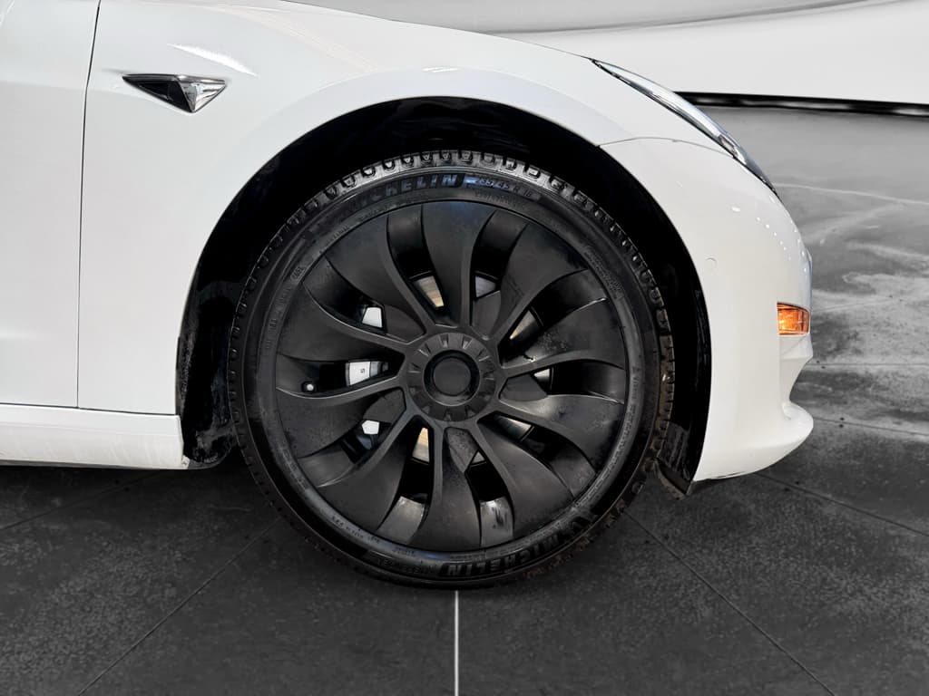 2019 Tesla Model 3 view 34