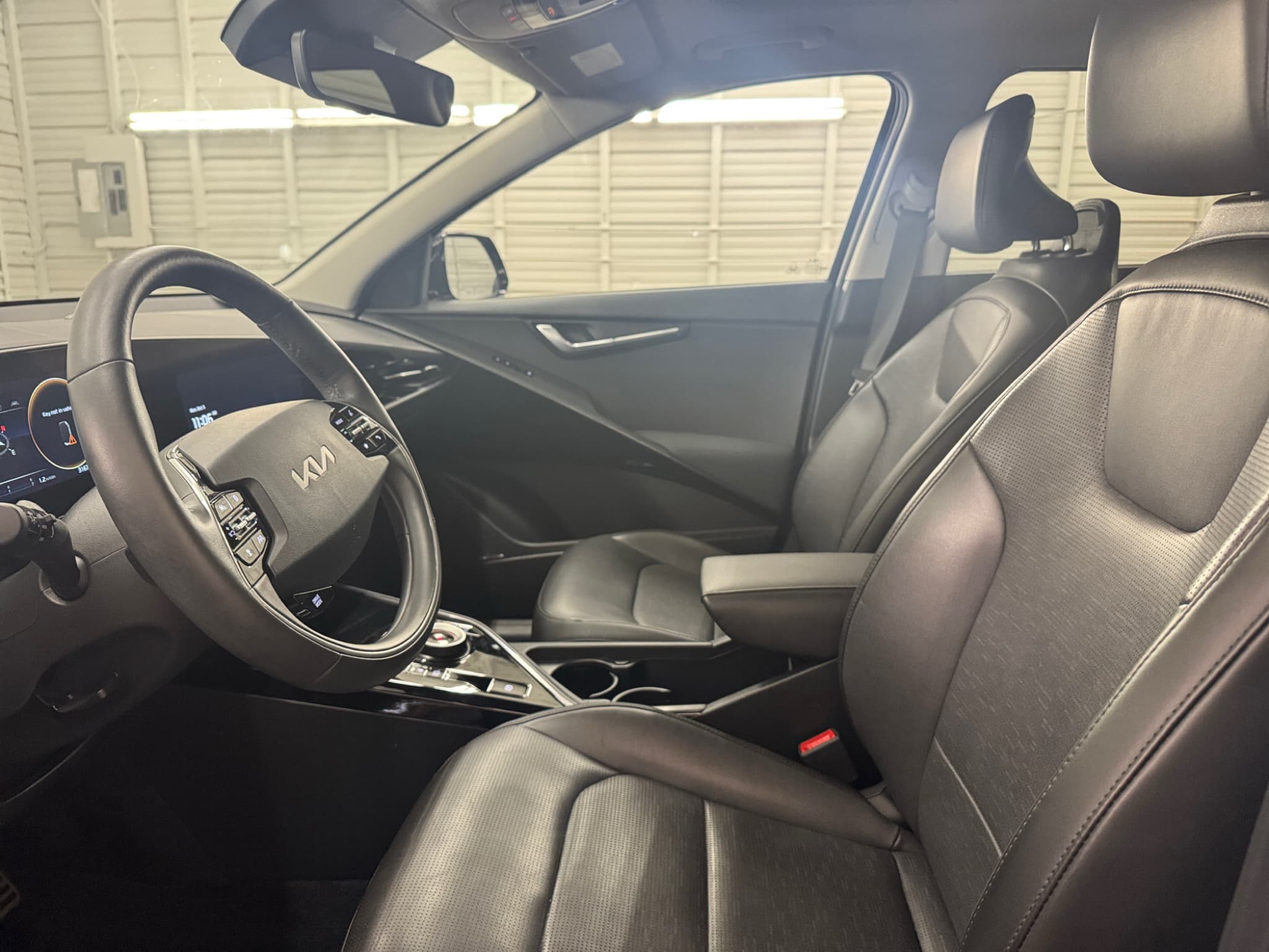 2023 Kia Niro EV view 16