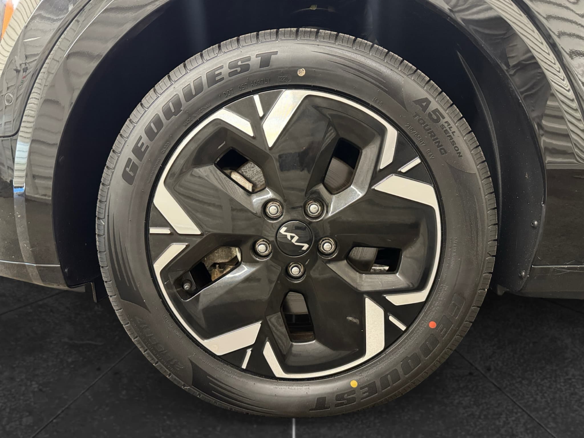 2023 Kia Niro EV view 45