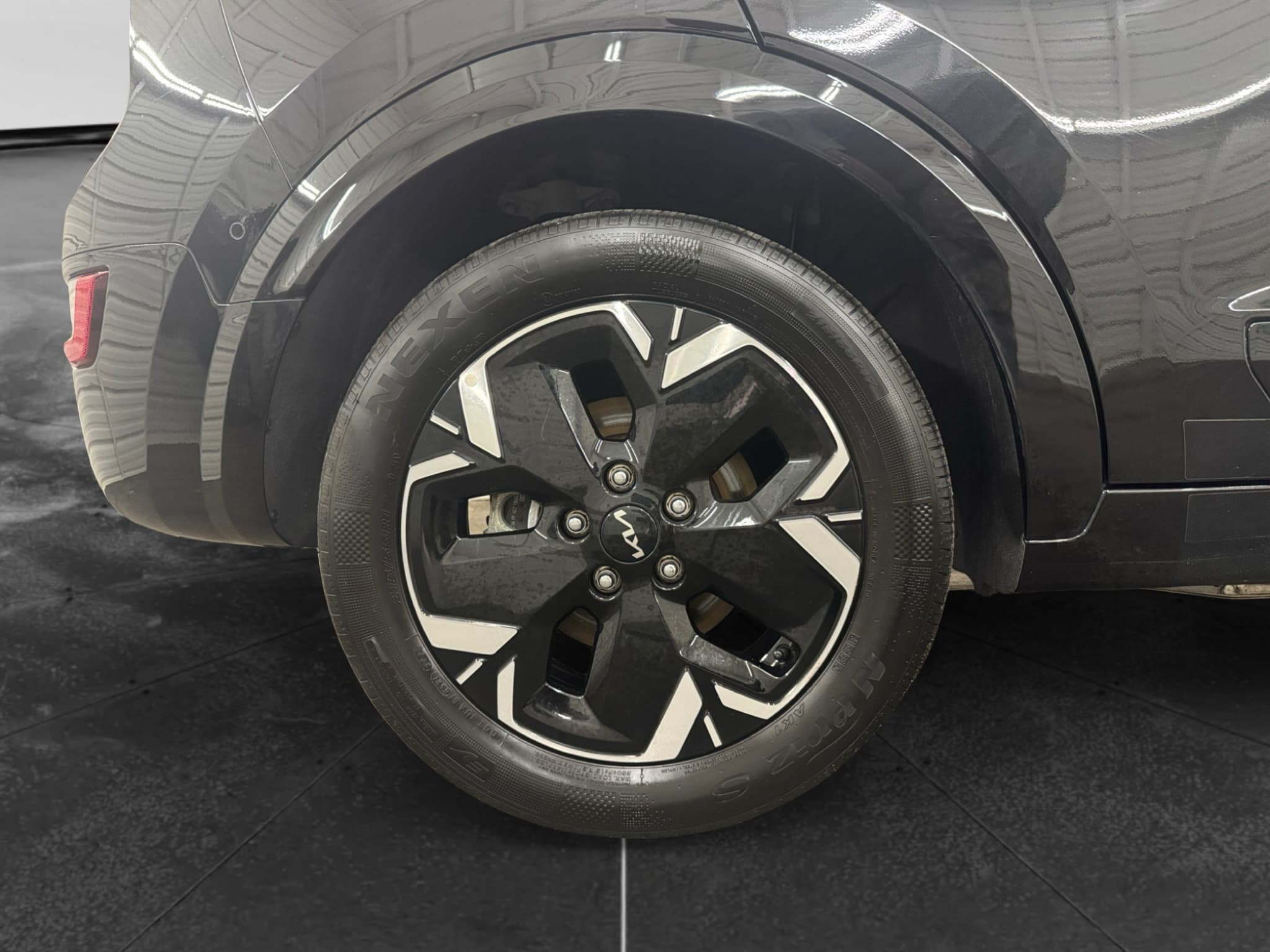 2023 Kia Niro EV view 30