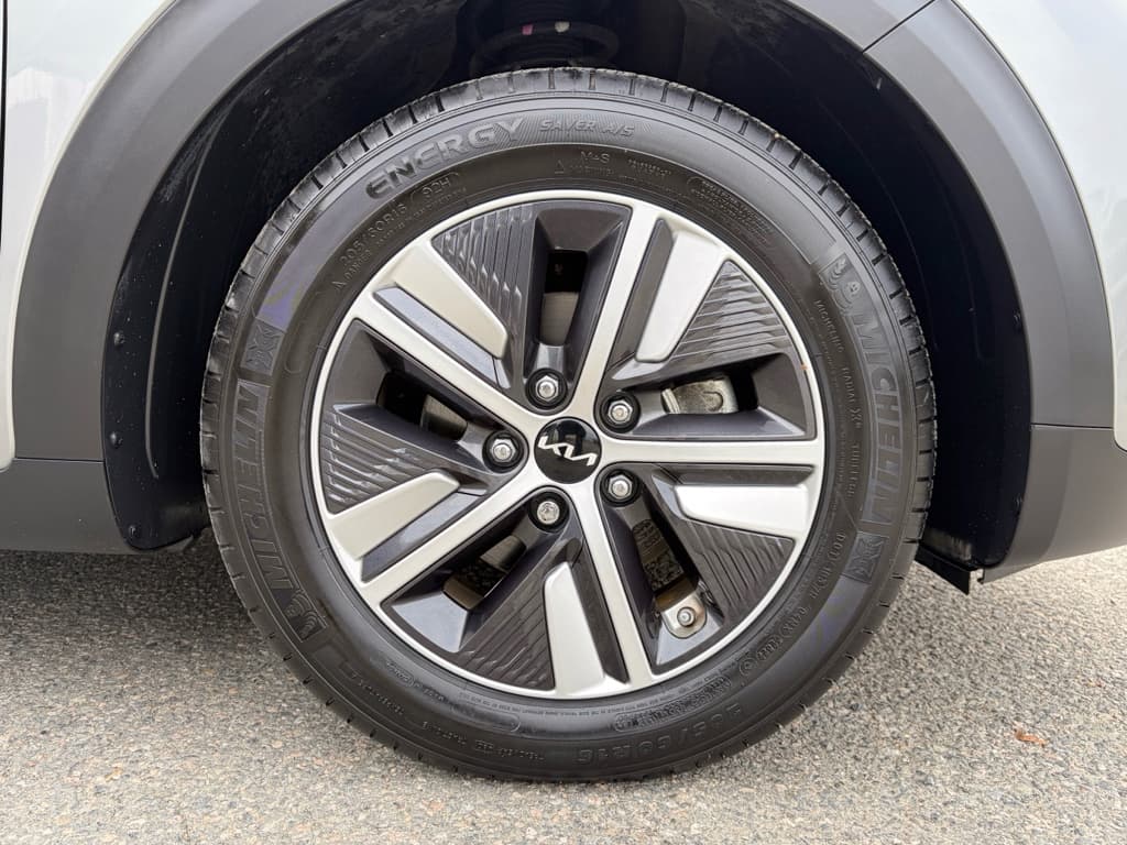 2022 Kia Niro PHEV view 28