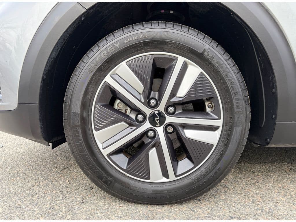 2022 Kia Niro PHEV view 34