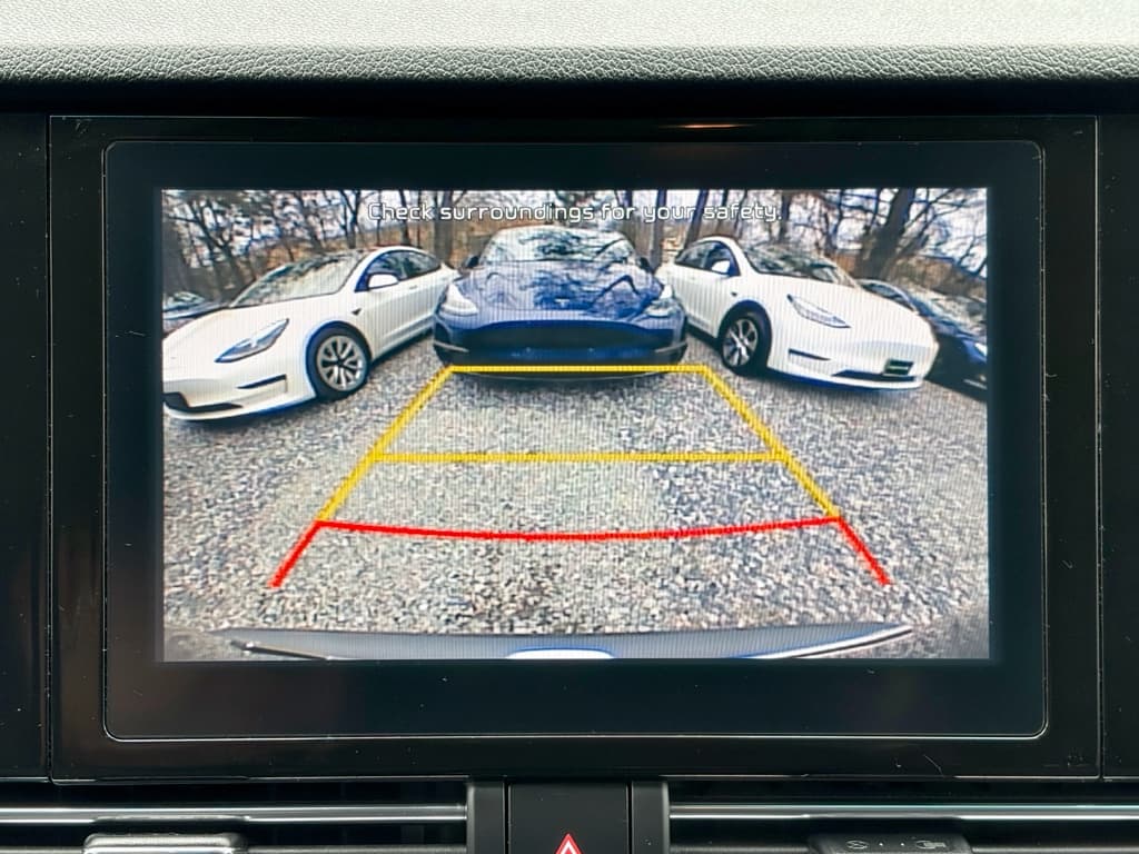 2022 Kia Niro PHEV view 13