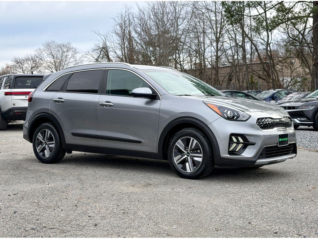 2022 Kia Niro PHEV view 4