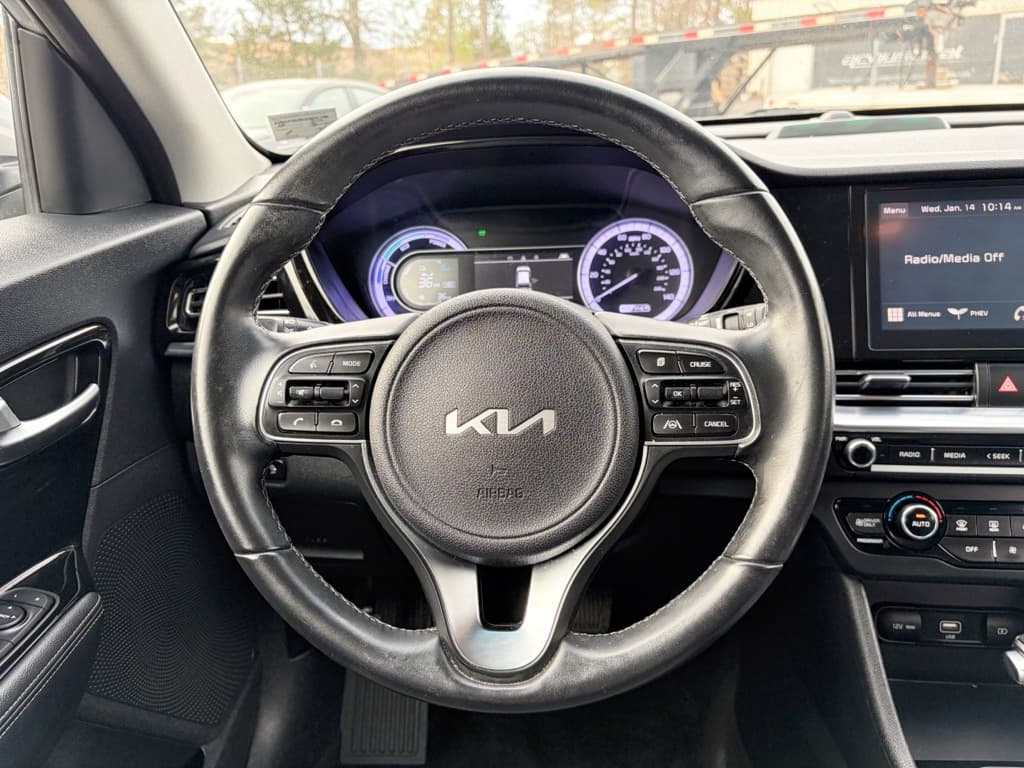 2022 Kia Niro PHEV view 8