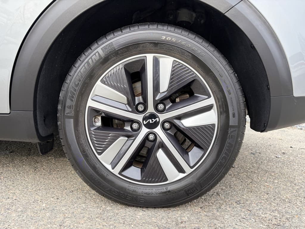 2022 Kia Niro PHEV view 32