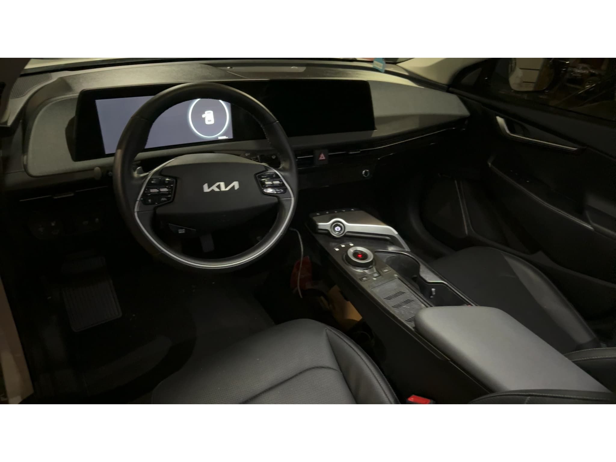 2022 Kia EV6 view 8