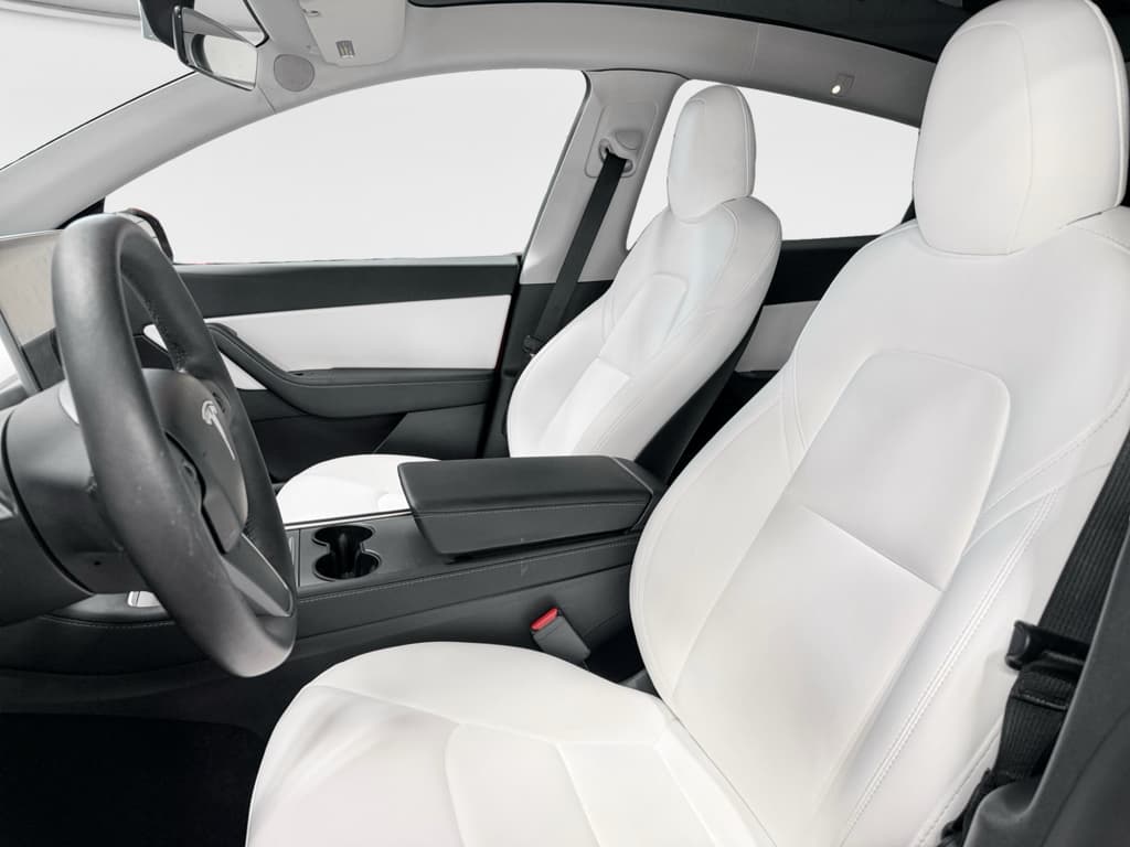 2022 Tesla Model Y view 16