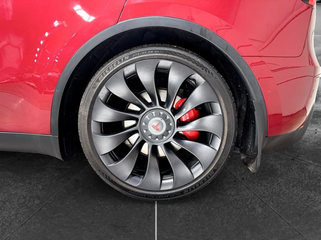 2022 Tesla Model Y view 32