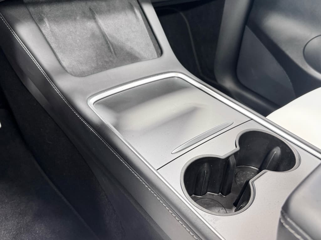 2022 Tesla Model Y view 18