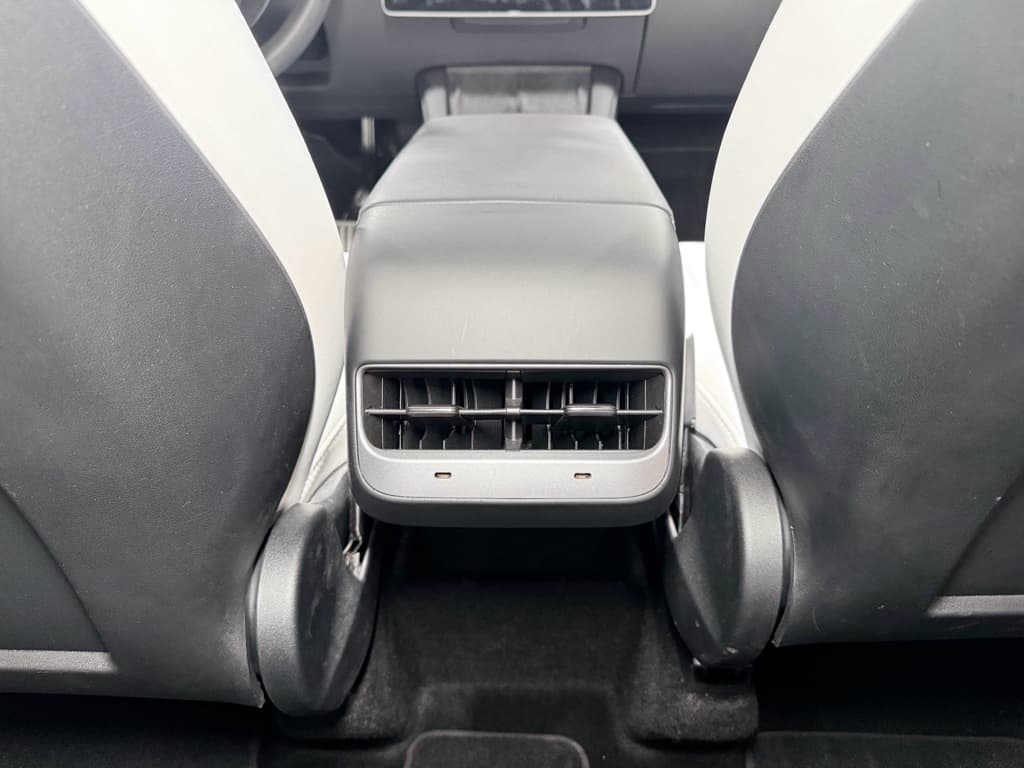 2022 Tesla Model Y view 20