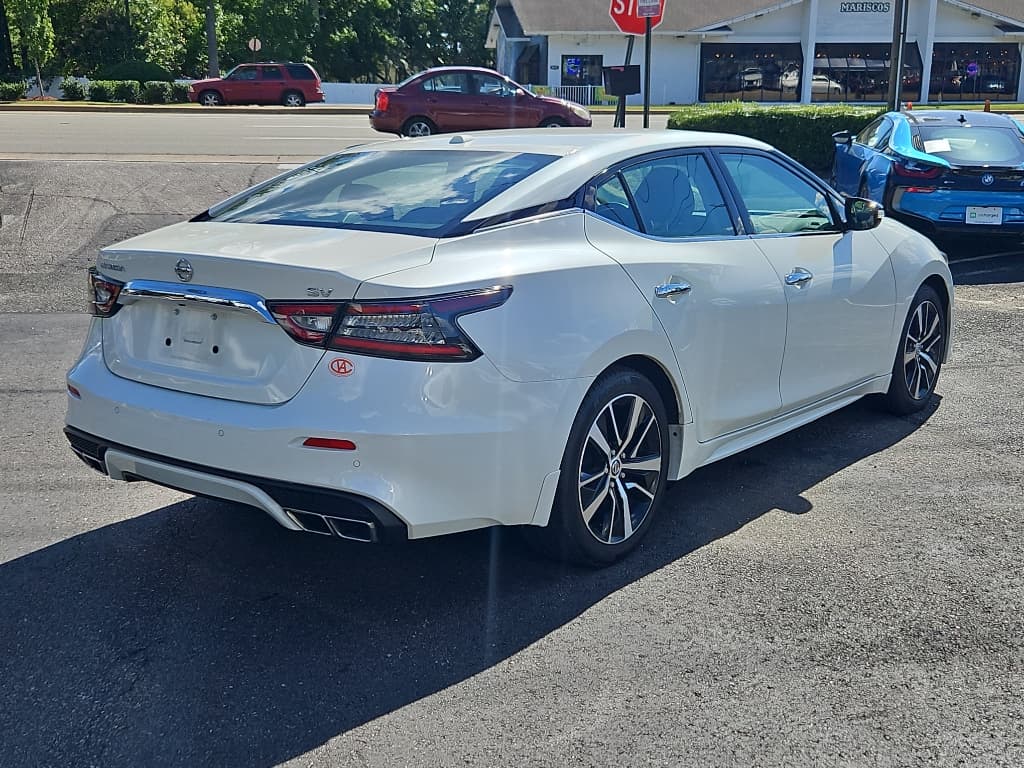2022 Nissan Maxima view 3