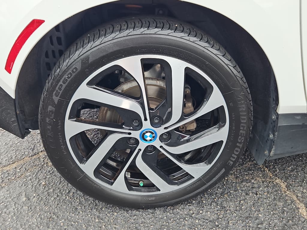2016 BMW i3 view 33