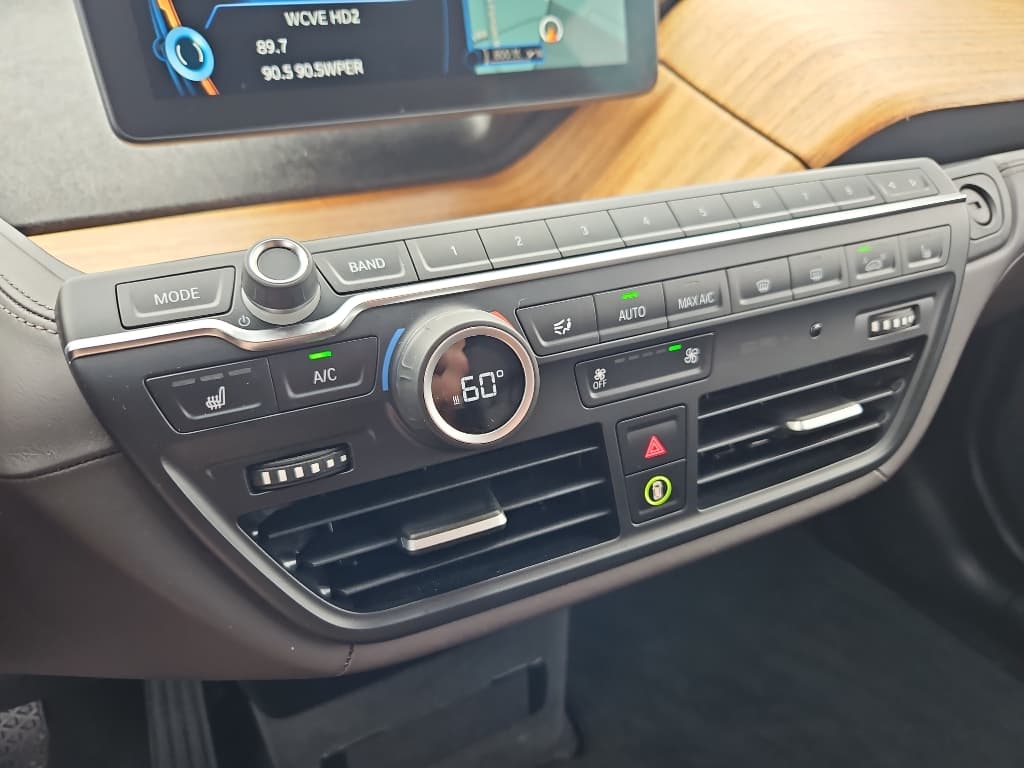 2016 BMW i3 view 14