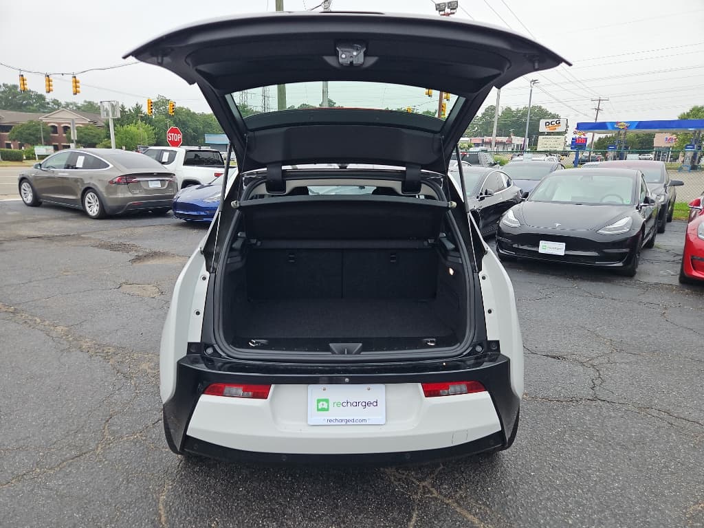 2016 BMW i3 view 22