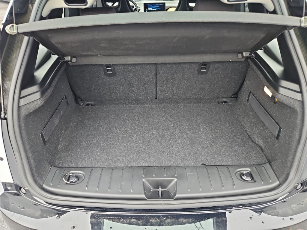2016 BMW i3 view 23