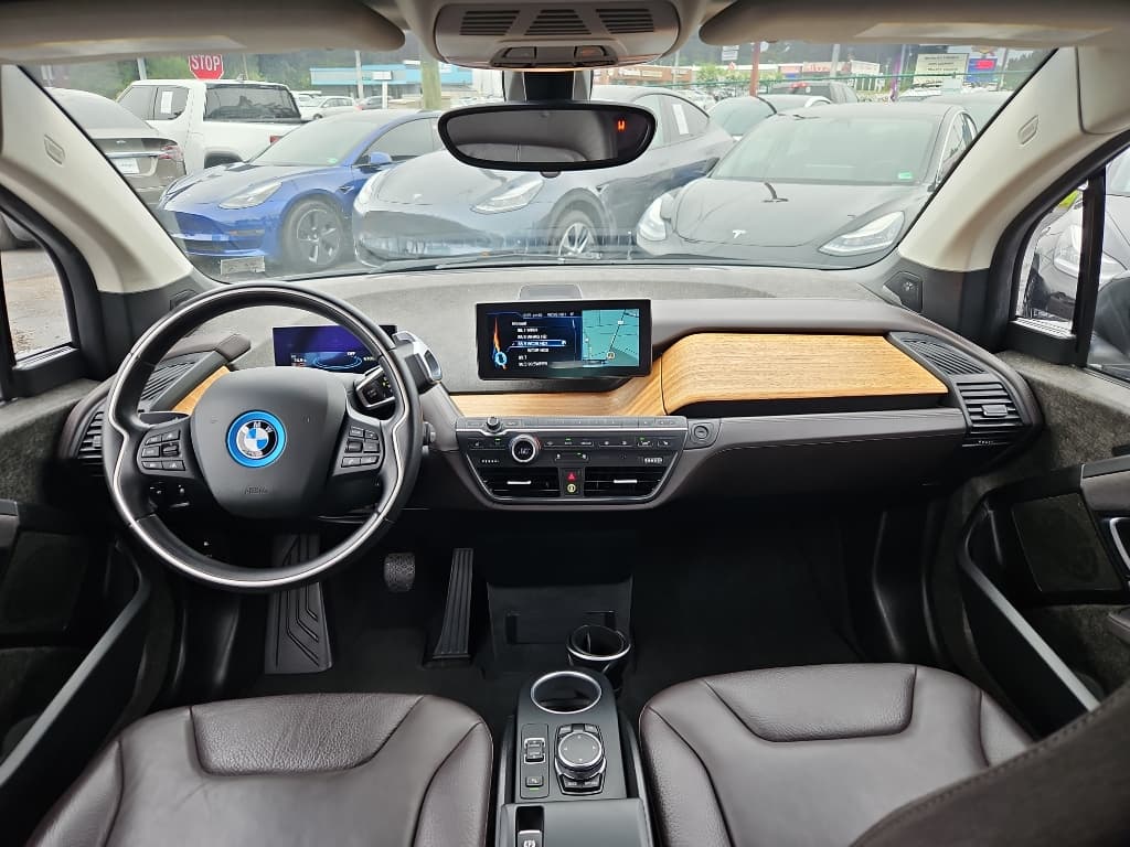 2016 BMW i3 view 15