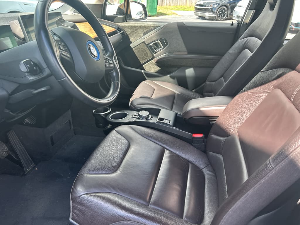 2016 BMW i3 view 4