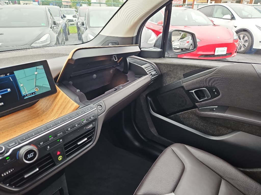 2016 BMW i3 view 20