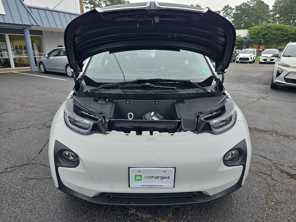 2016 BMW i3 view 24