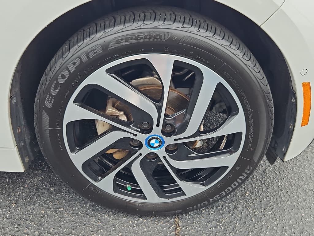 2016 BMW i3 view 35