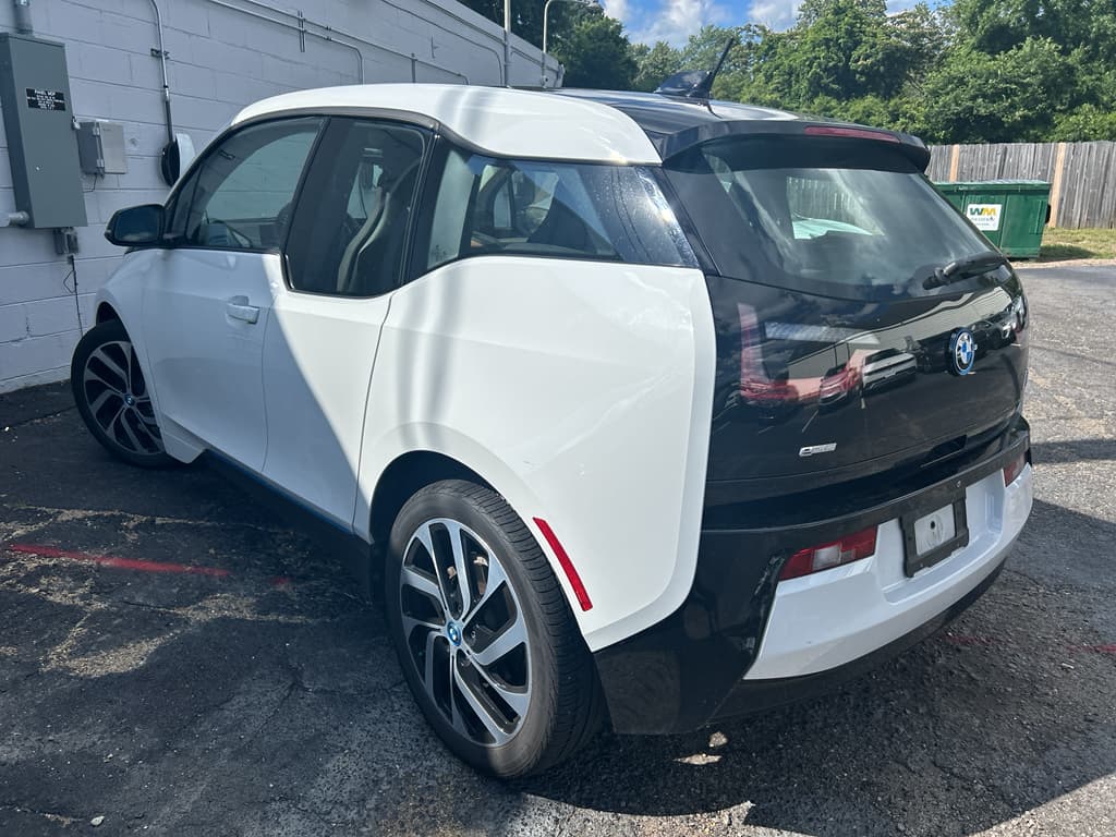 2016 BMW i3 view 3
