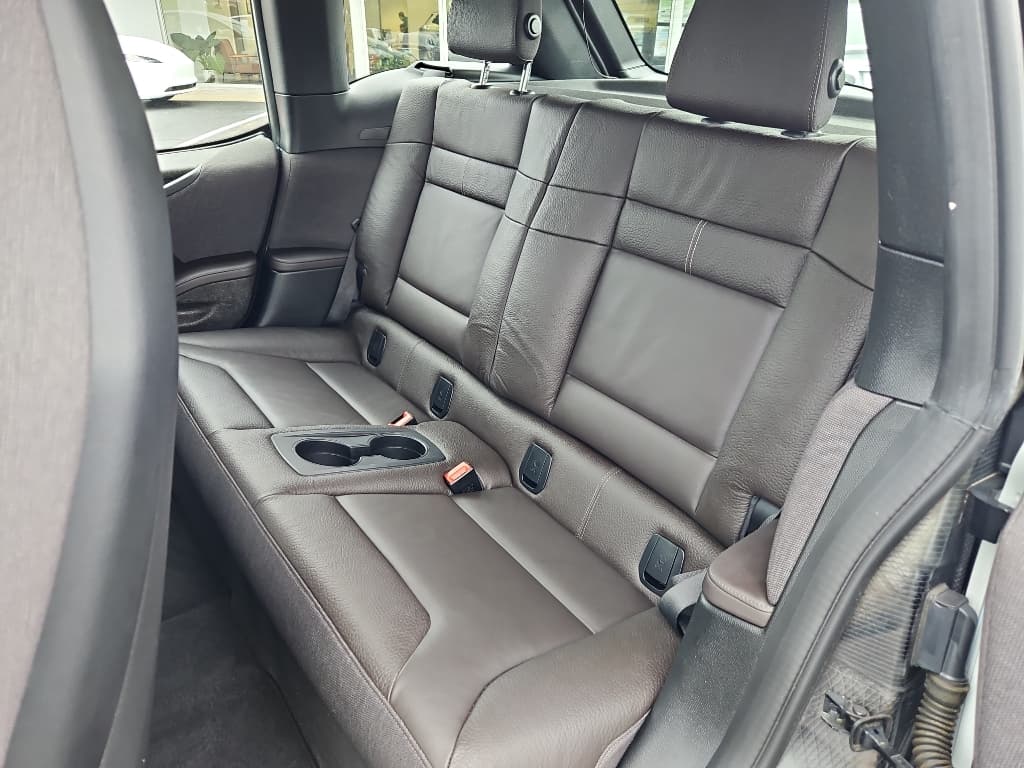 2016 BMW i3 view 18