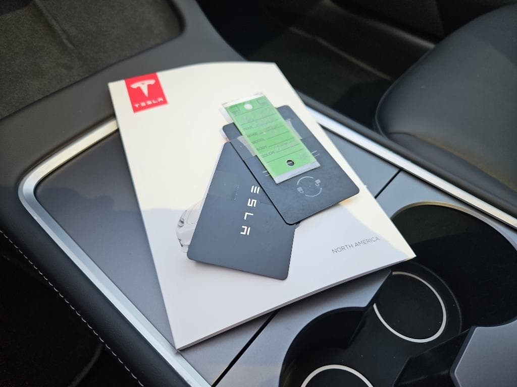 2023 Tesla Model 3 view 16