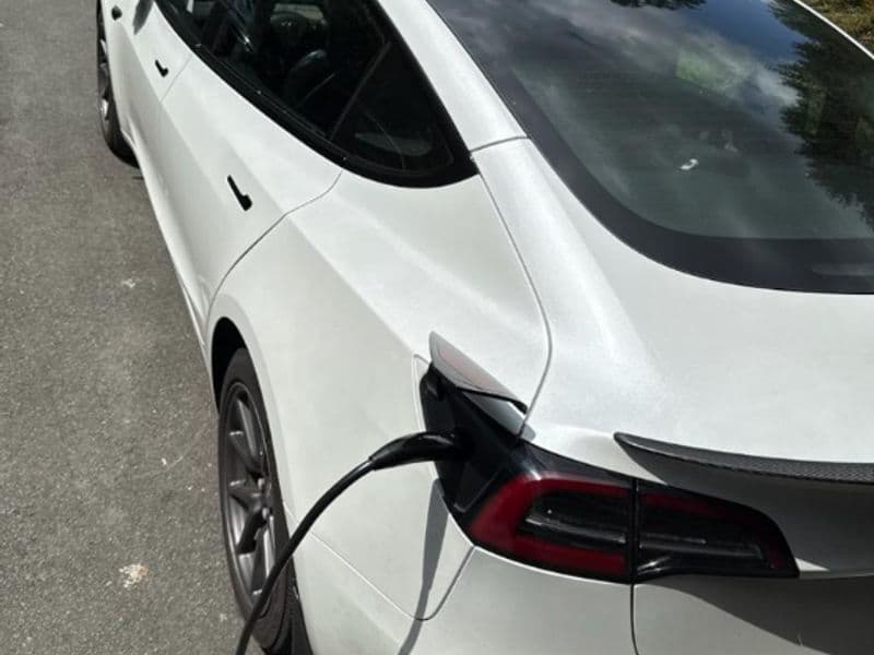 2023 Tesla Model 3 view 4