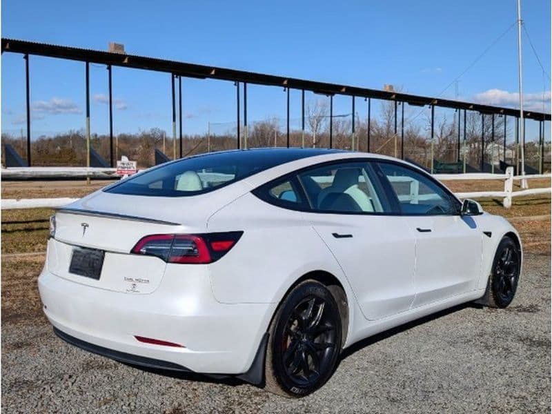 2023 Tesla Model 3 view 3