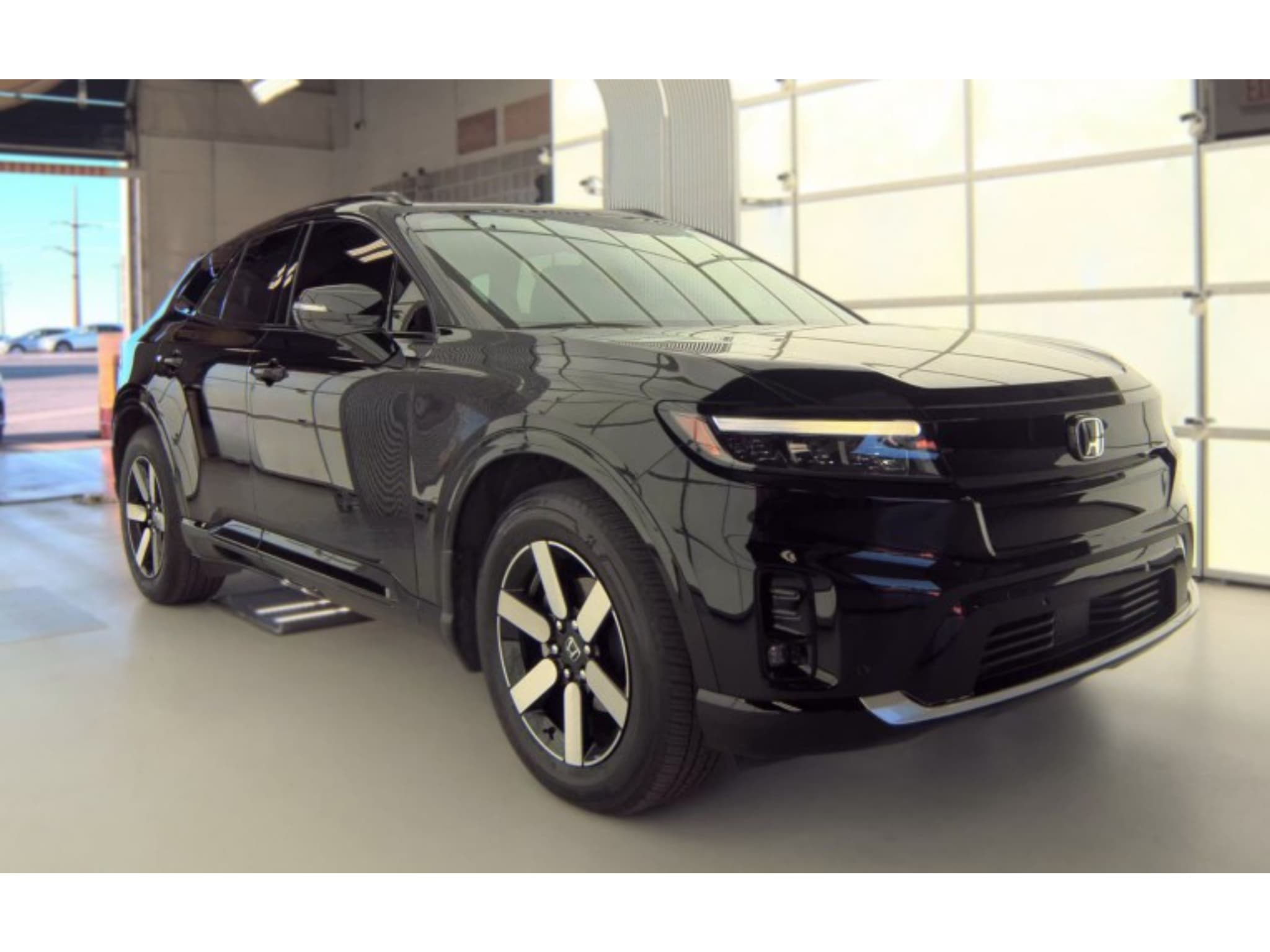 2024 Honda Prologue view 4