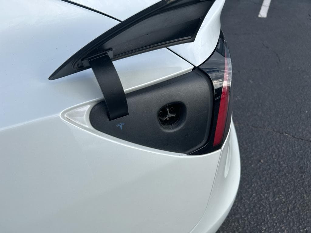 2019 Tesla Model 3 view 5