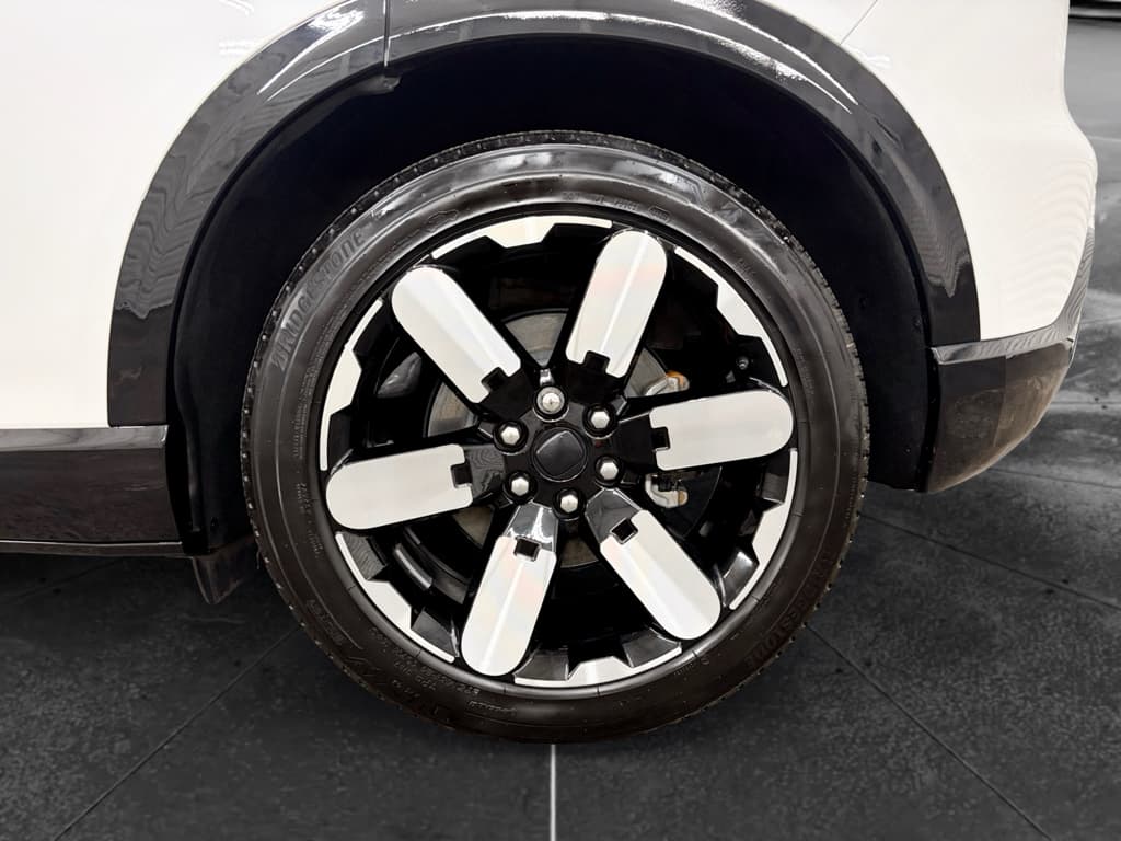 2025 Honda Prologue view 32