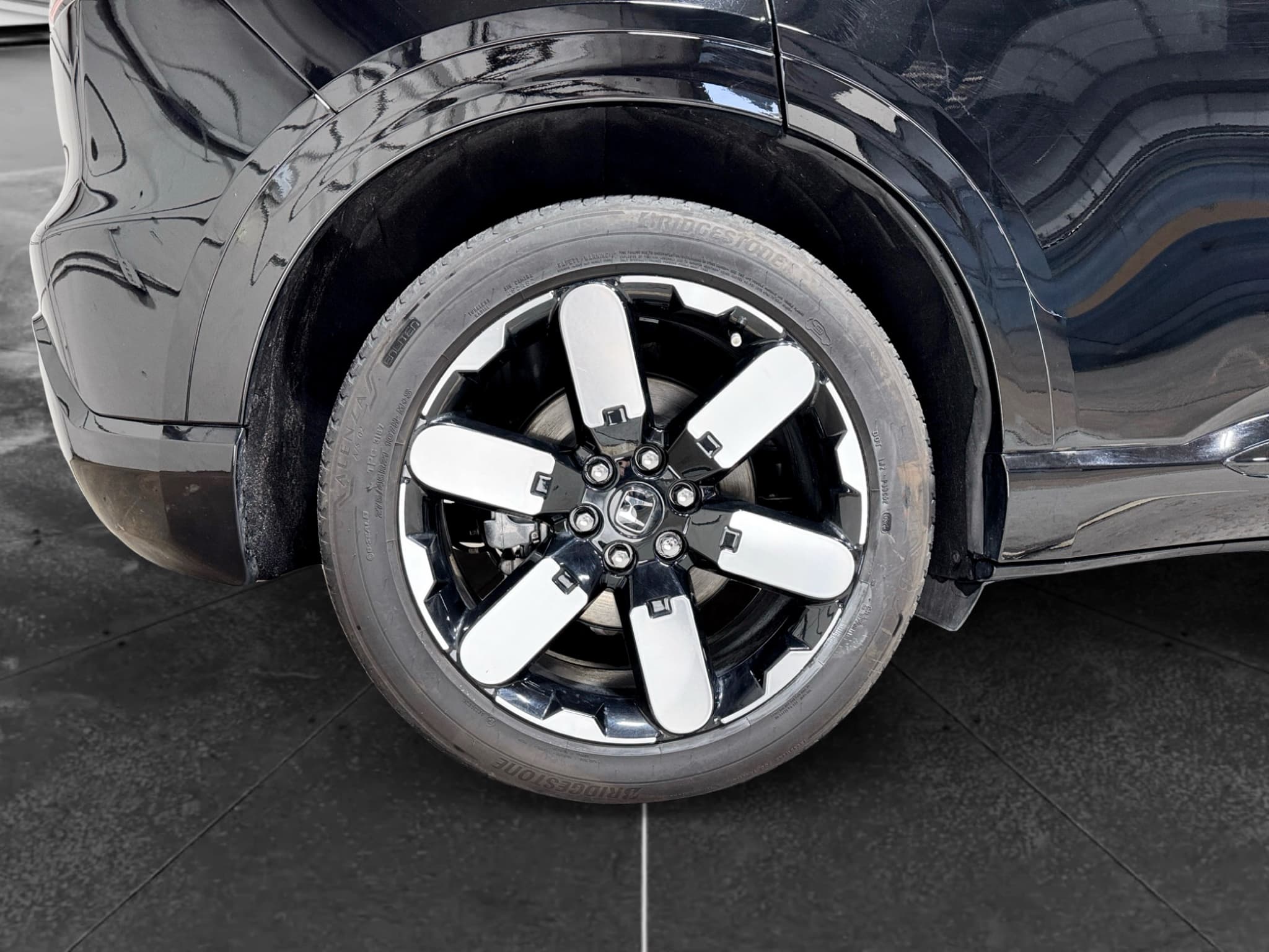 2025 Honda Prologue view 33