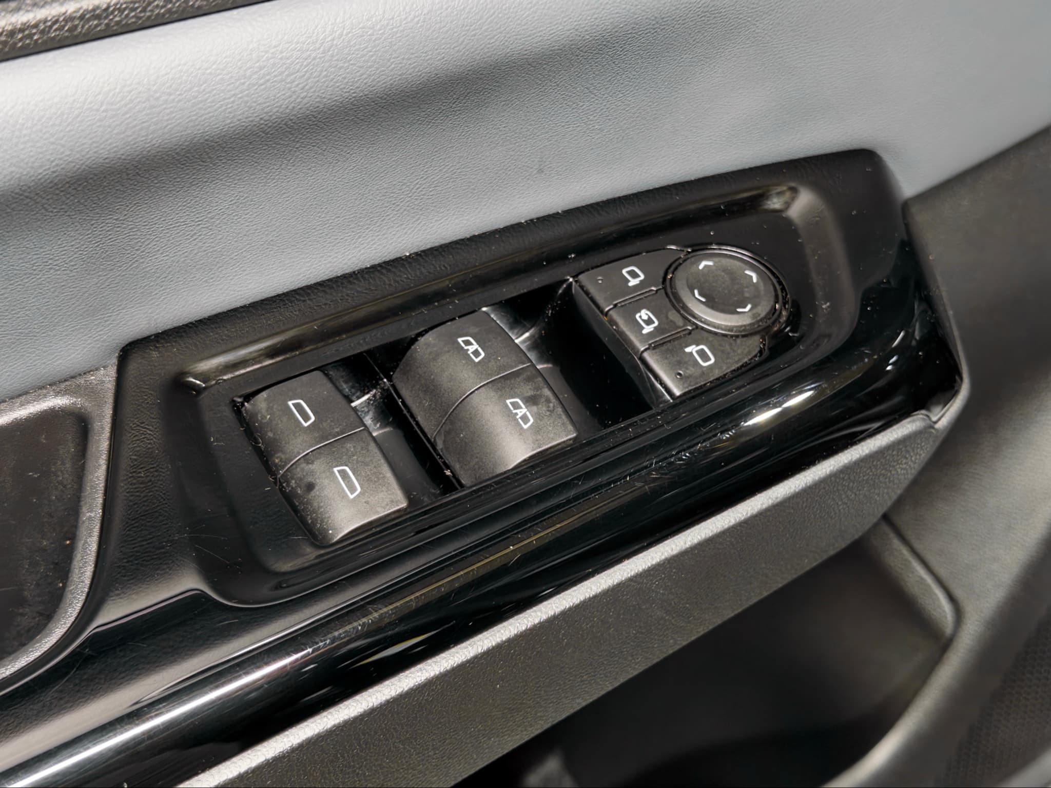2025 Honda Prologue view 7