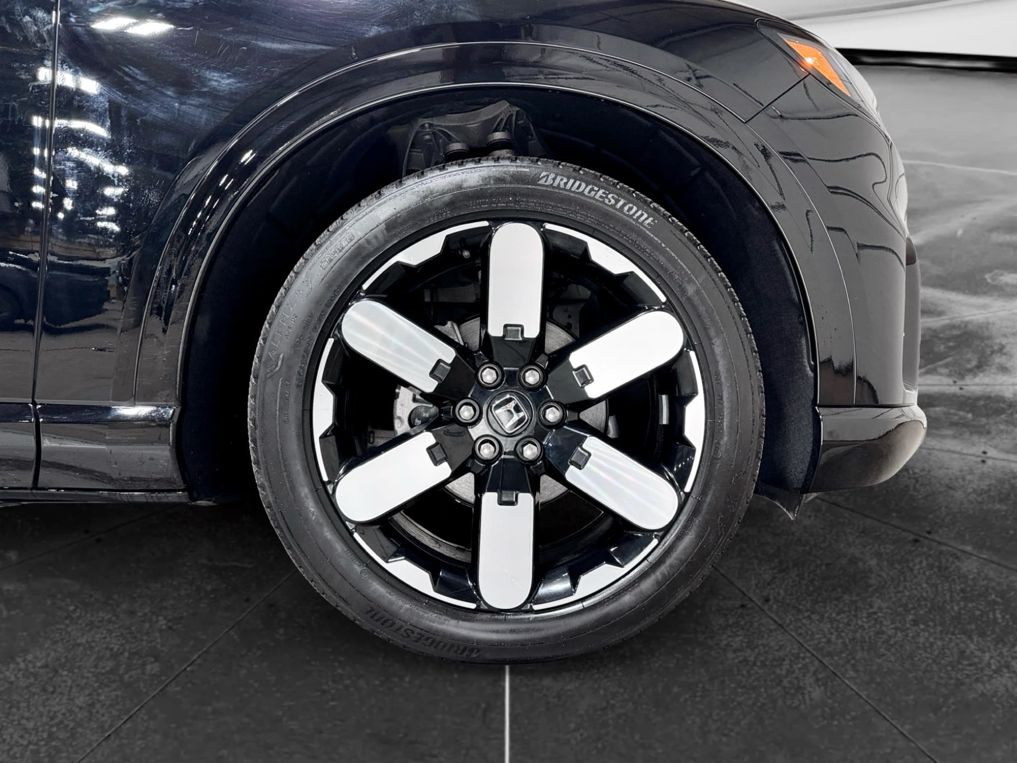 2025 Honda Prologue view 33