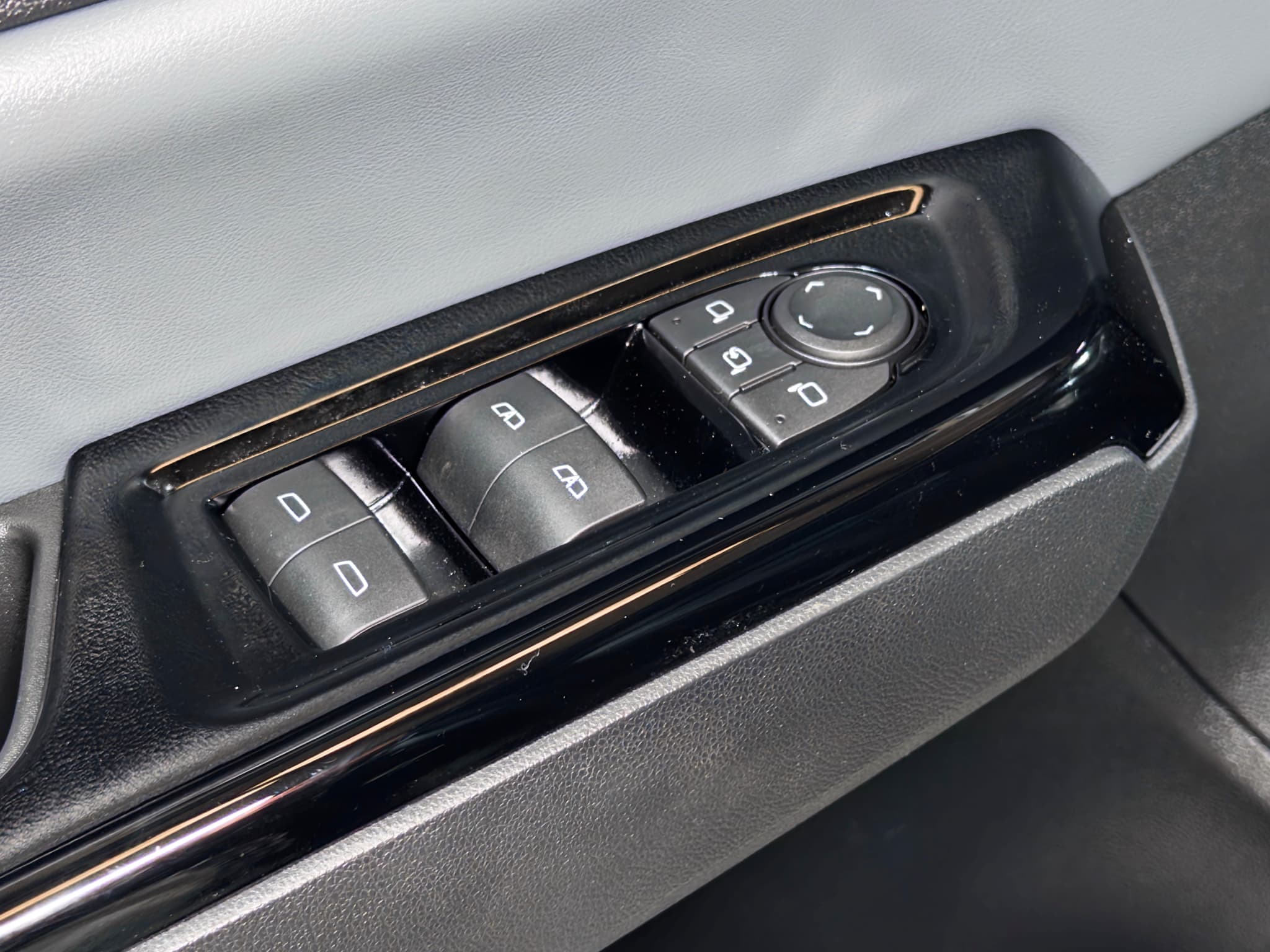 2025 Honda Prologue view 7