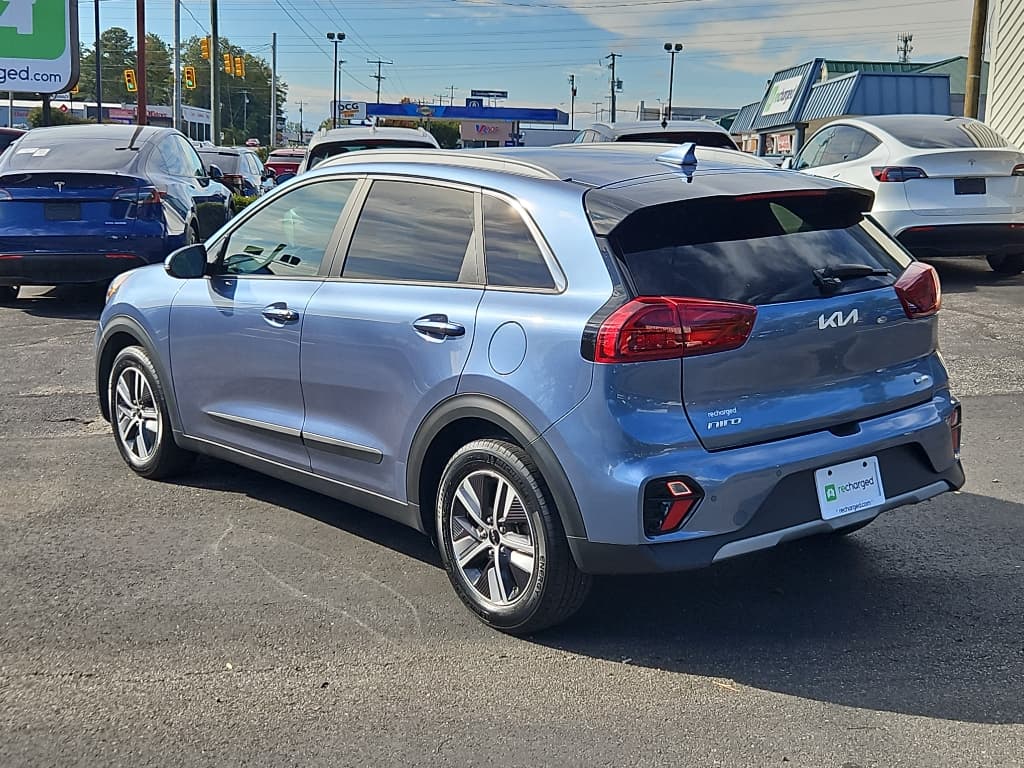 2022 Kia Niro view 2