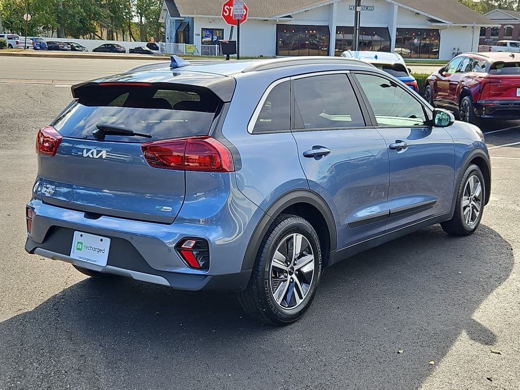 2022 Kia Niro view 3