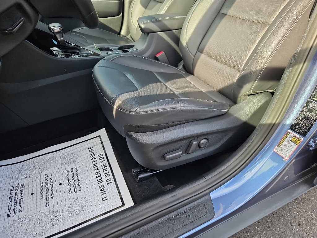 2022 Kia Niro view 5