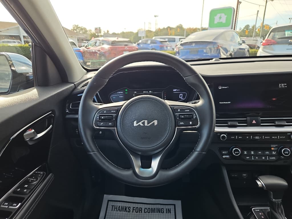2022 Kia Niro view 6