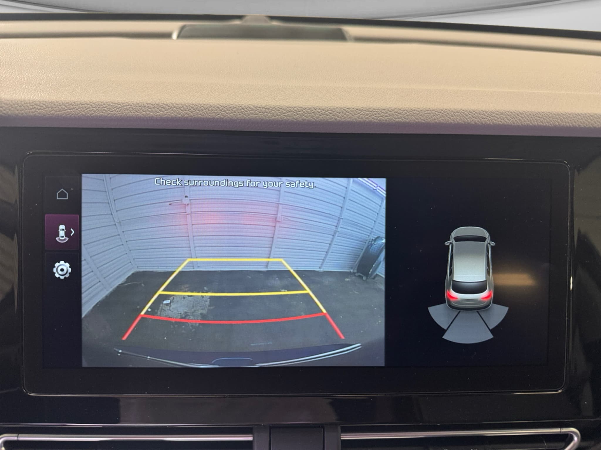 2022 Kia Niro PHEV view 14