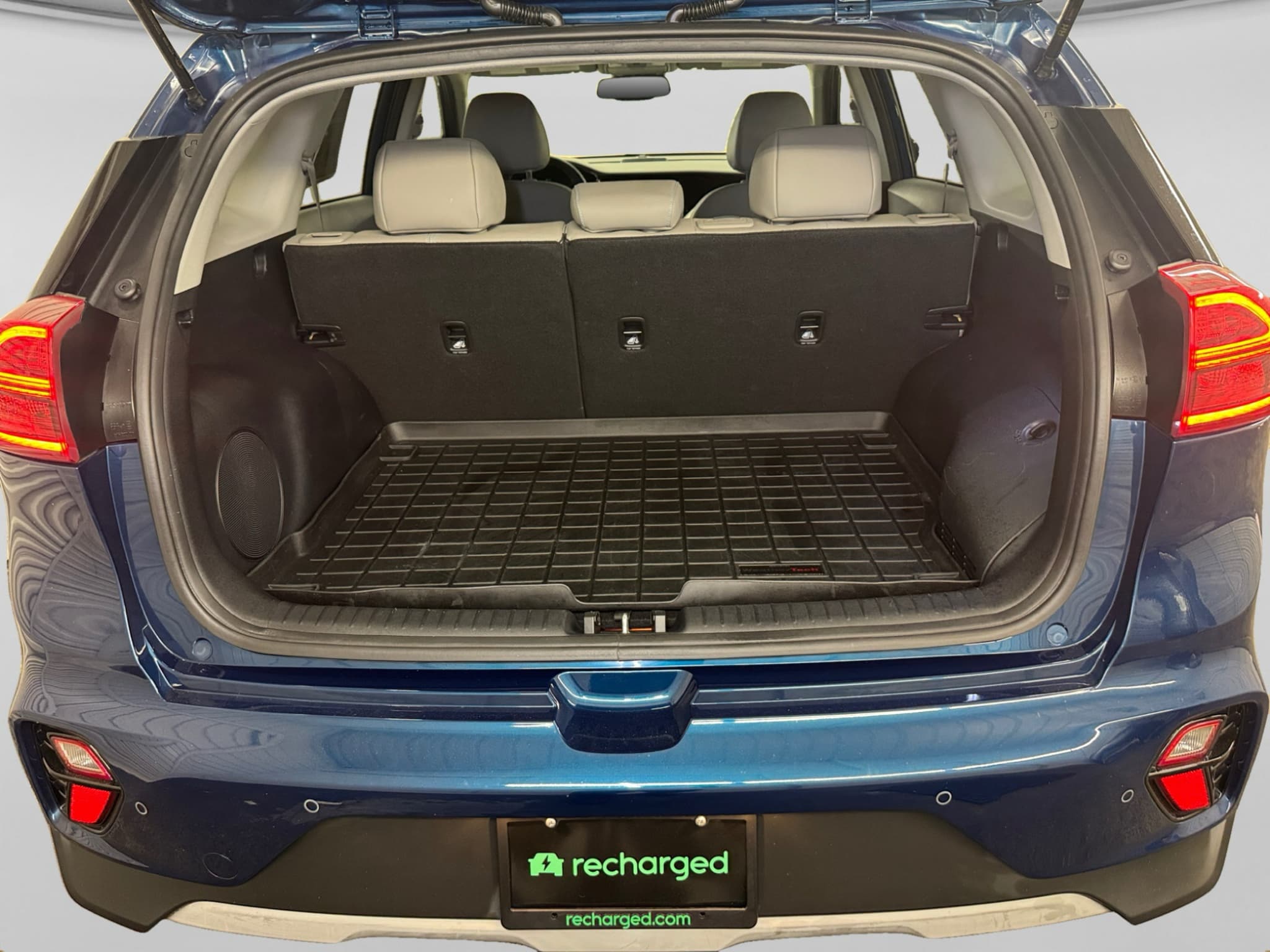 2022 Kia Niro PHEV view 25
