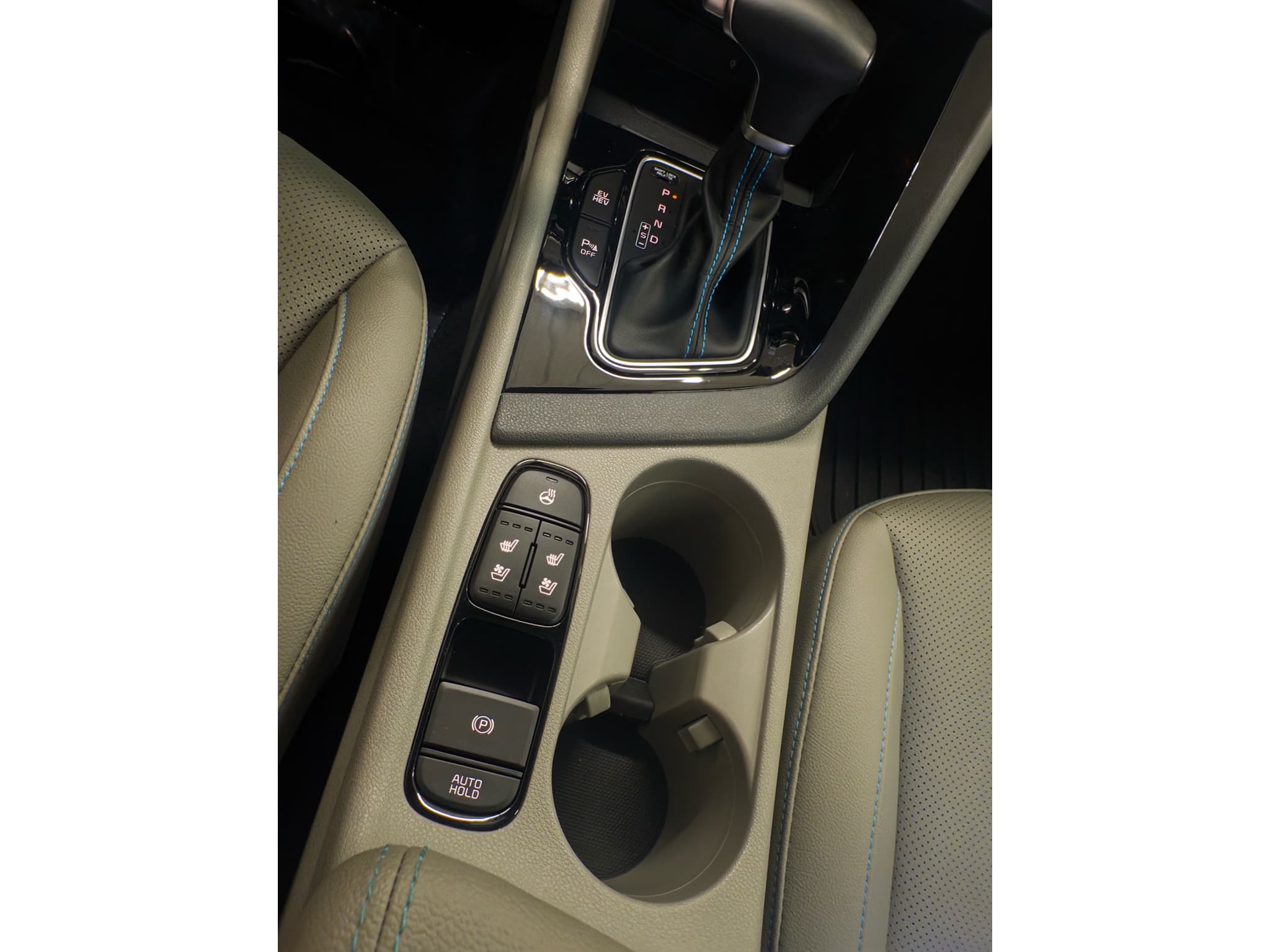 2022 Kia Niro PHEV view 19