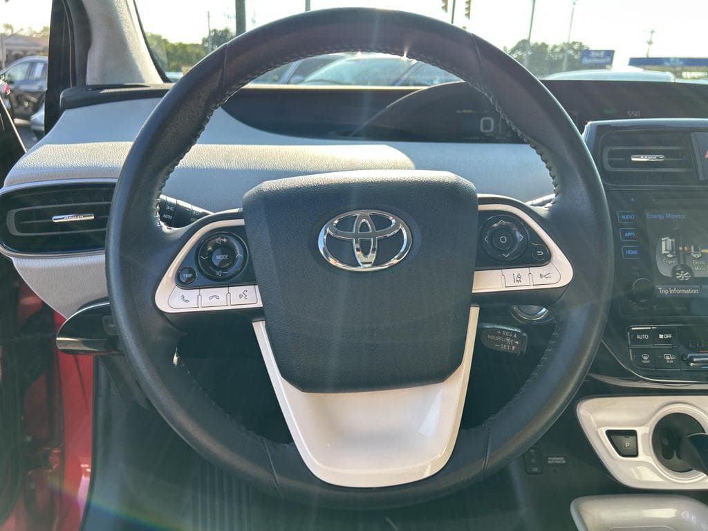 2017 Toyota Prius view 6