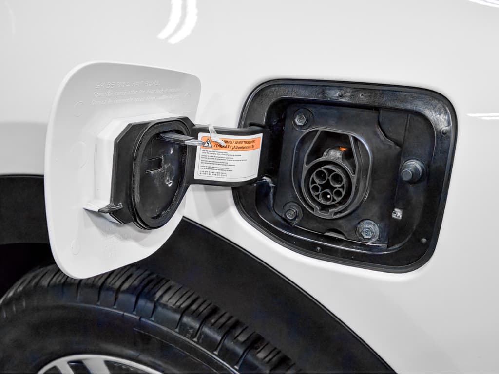 2022 Kia Niro PHEV view 5