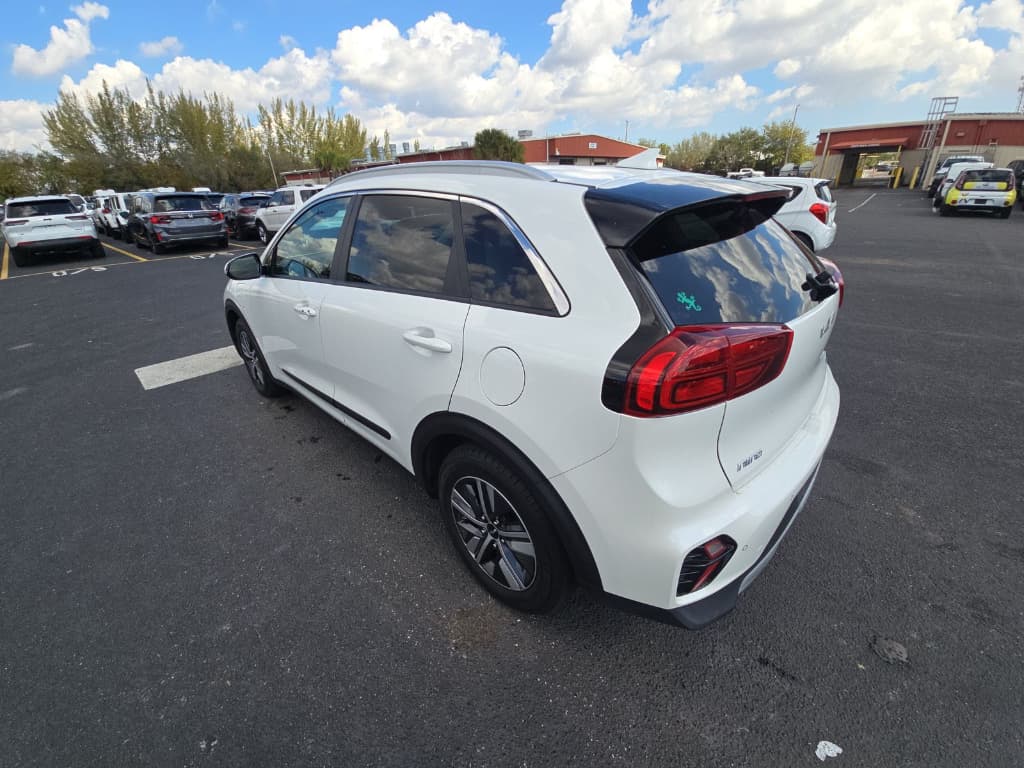 2022 Kia Niro PHEV view 4
